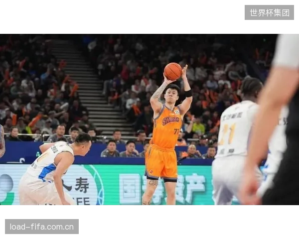 北京队止步四强后进入动荡期,内线轮换与教练席面临重组。 北京队止步四强后进入动荡期,内线轮换与教练席面临重组。